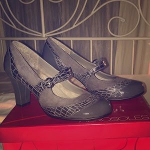 NIB!  Aerosoles gray Mary Jane's.